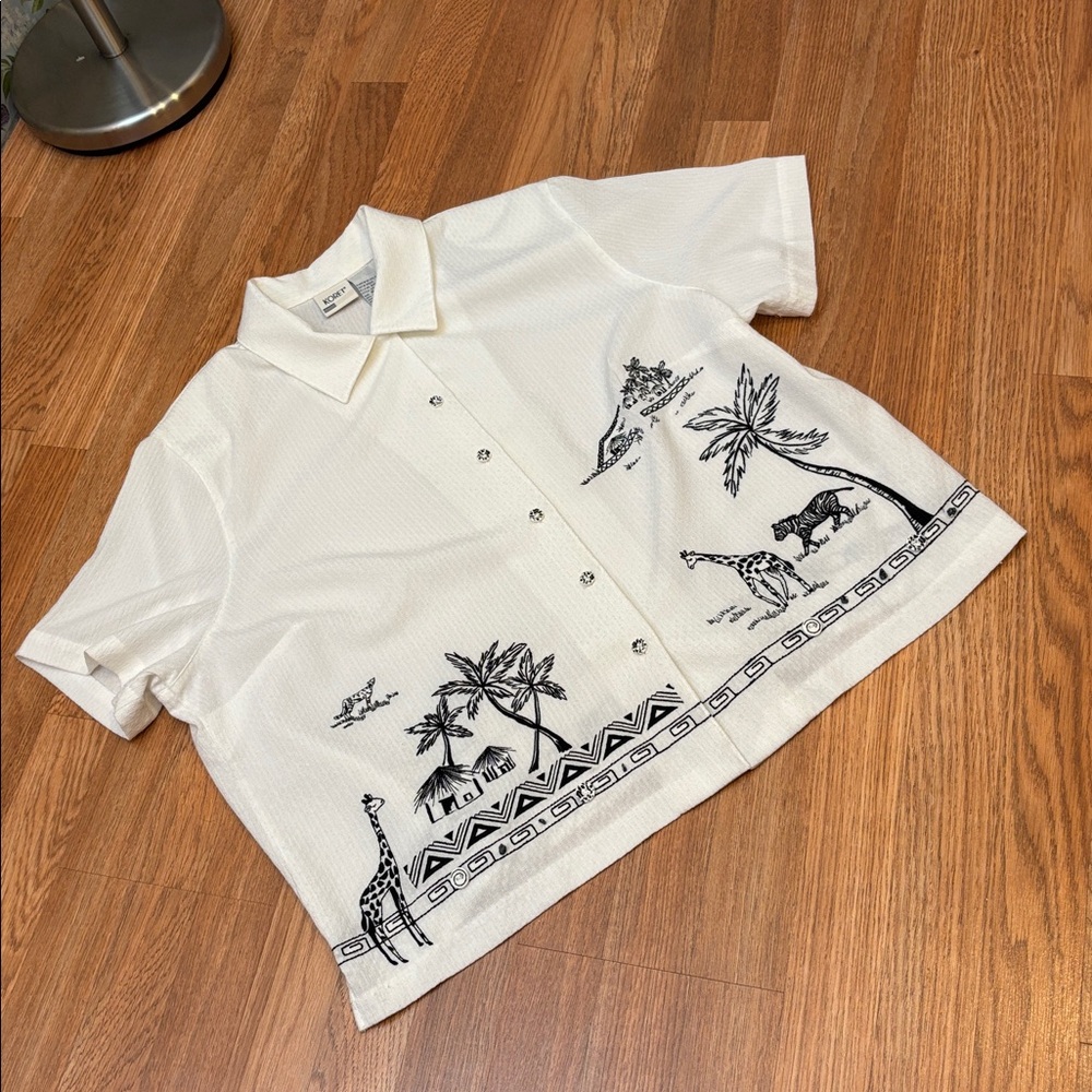 Vintage 1990’s Koret white and black tropical animal button-up top. Size 16W. - Picture 5 of 17